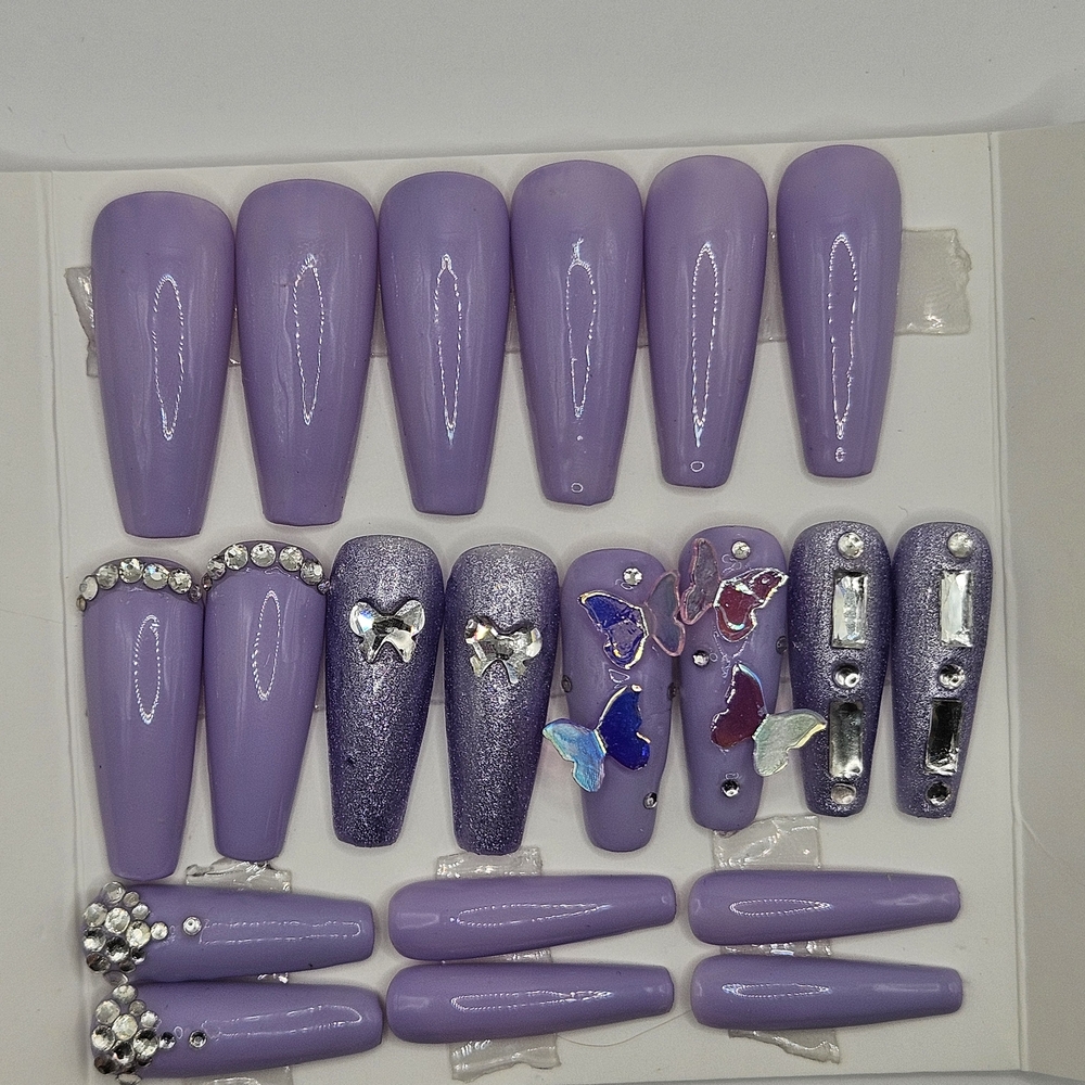 Elegant Lavender Press-On Nail Set